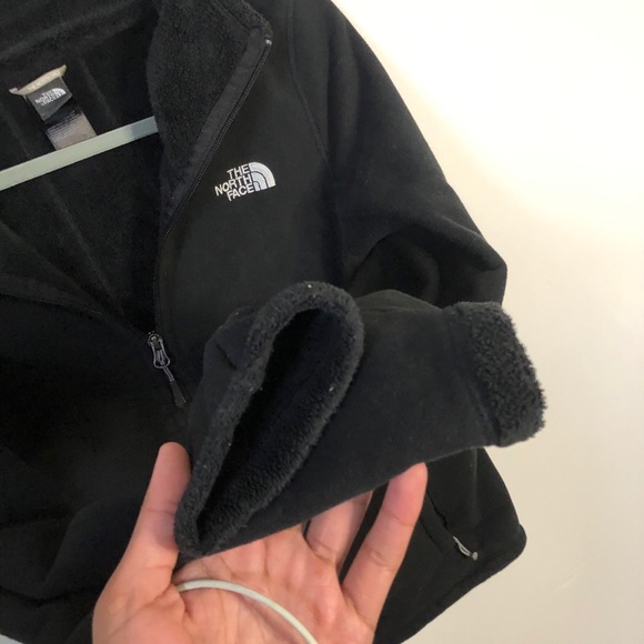The North-face Women’s Fleece Jacket - Picture 4 of 8